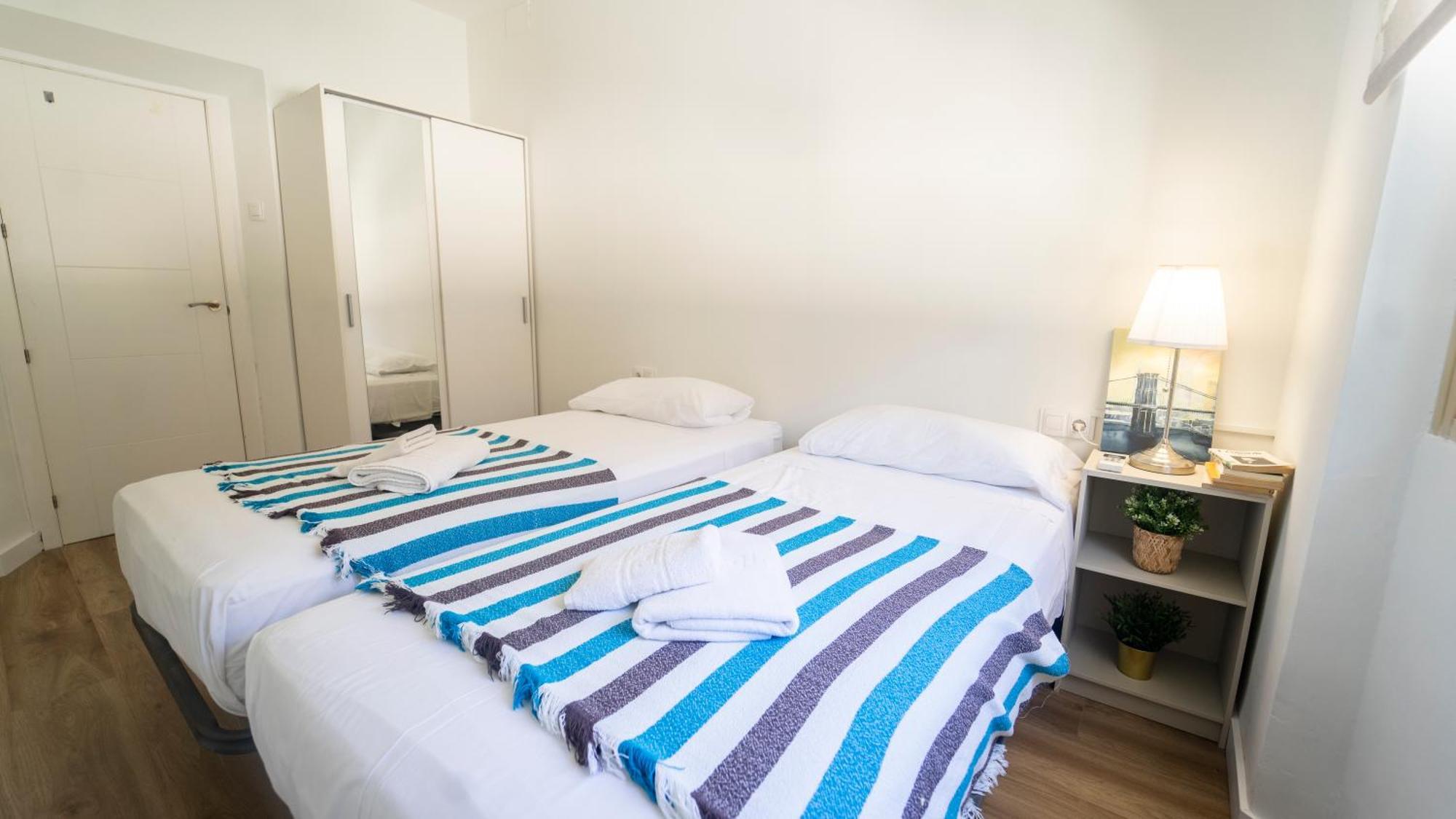 Apartamentos céntricos, parking, wifi y A/C Grenade Extérieur photo